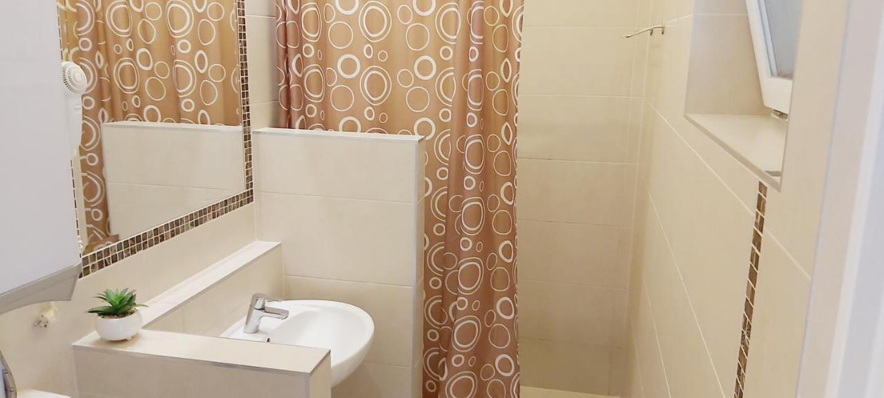 Апартаменти Paradise Apartmanhaz
