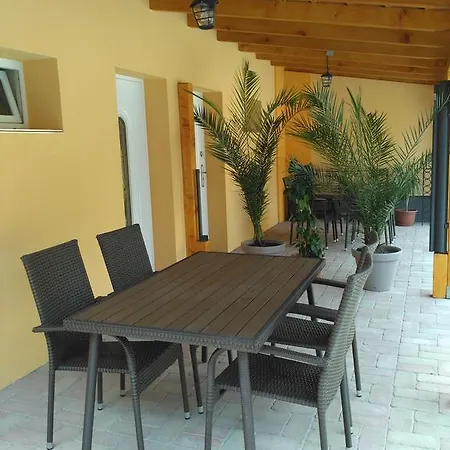 Paradise Apartmanhaz Eger Exterior photo