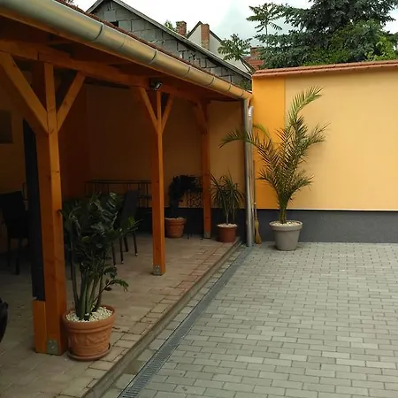 Paradise Apartmanhaz Eger Exterior photo