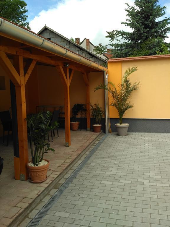Apartment Paradise Apartmanhaz Eger
